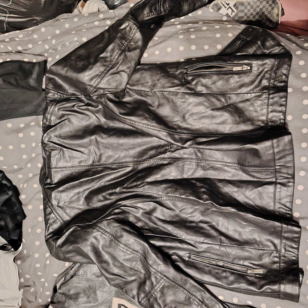 LOT V&Ecirc;TEMENTS 14/16 ANS Vêtements enfants