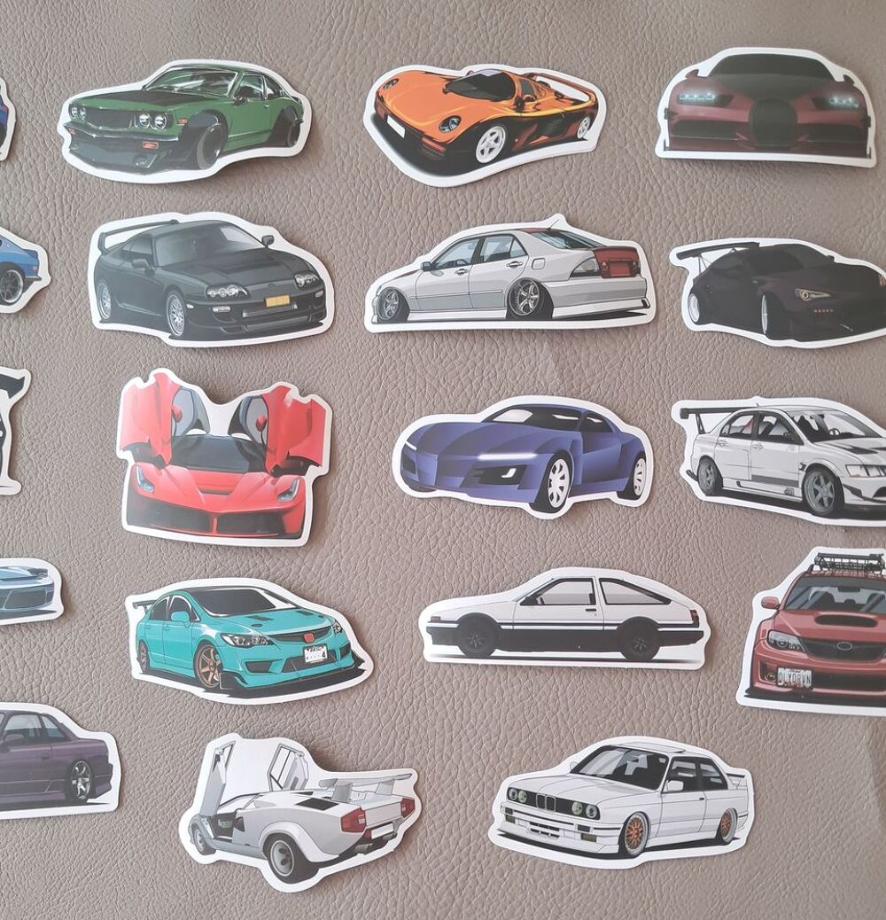 lot de 25 stickers autocollants voiture de sport 
divers 