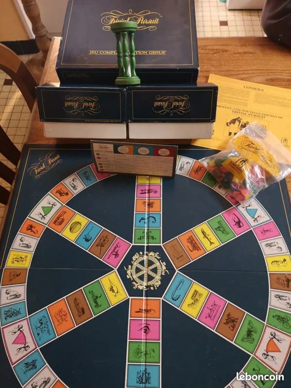 TRIVIAL PURSUIT GENIUS Jeux / jouets