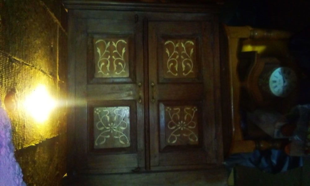 Meuble Indien en Bois
Pi&egrave;ce Unique 
Fabrication Artisanale Meubles