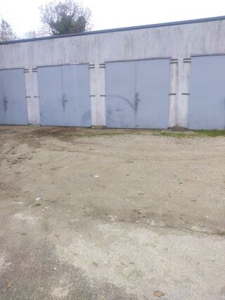  Parking / Garage  louer 28 m