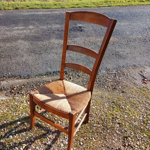 chaise ancienne d'allaitement 35 Vendeuvre-du-Poitou (86)
