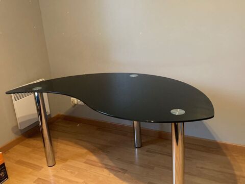 Bureau / table 
30 Guyancourt (78)