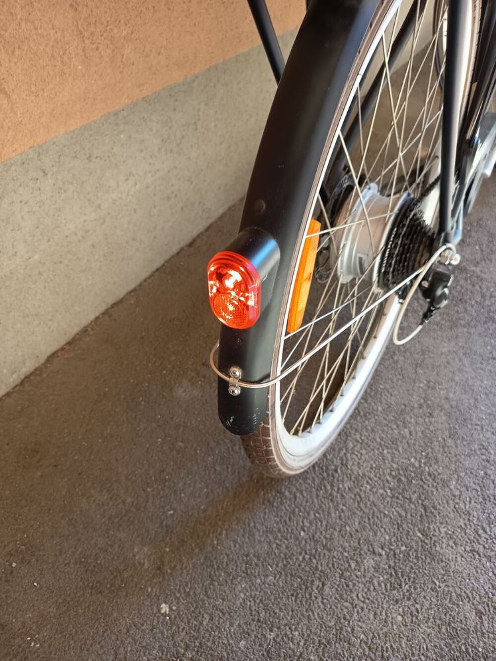 v&eacute;lo &eacute;l&eacute;ctrique mixte B'twin elops 900e tout &eacute;quip&eacute; en tb&eacute; Vélos