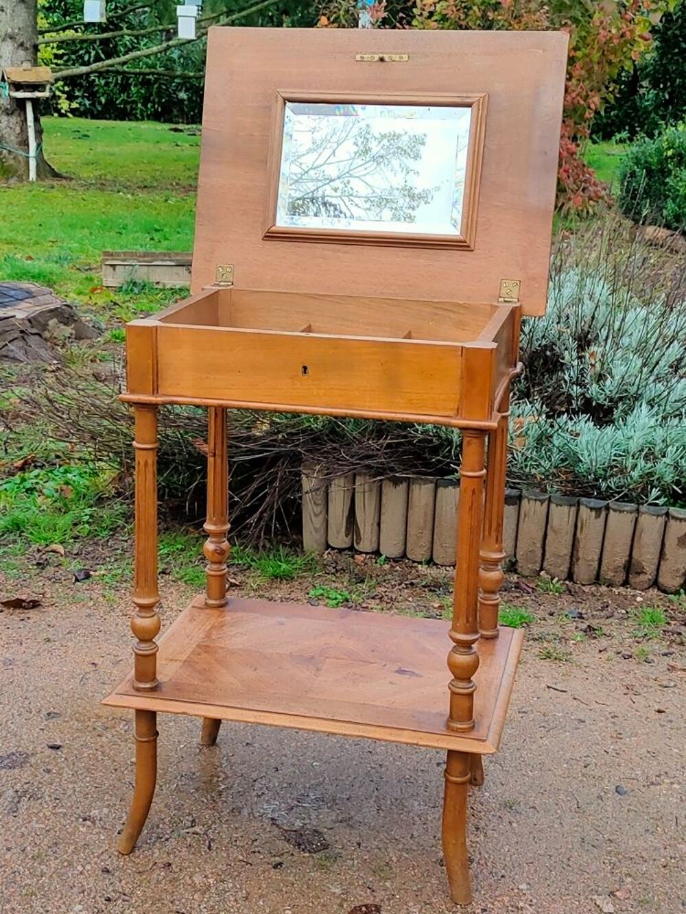 Ancienne coiffeuse Meubles