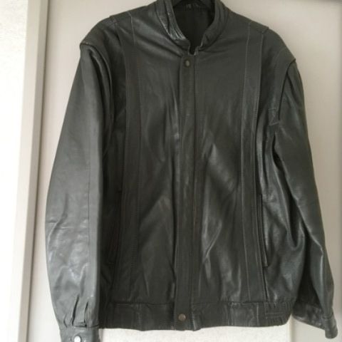 blouson en cuir coloris gris 20 Mandres-les-Roses (94)
