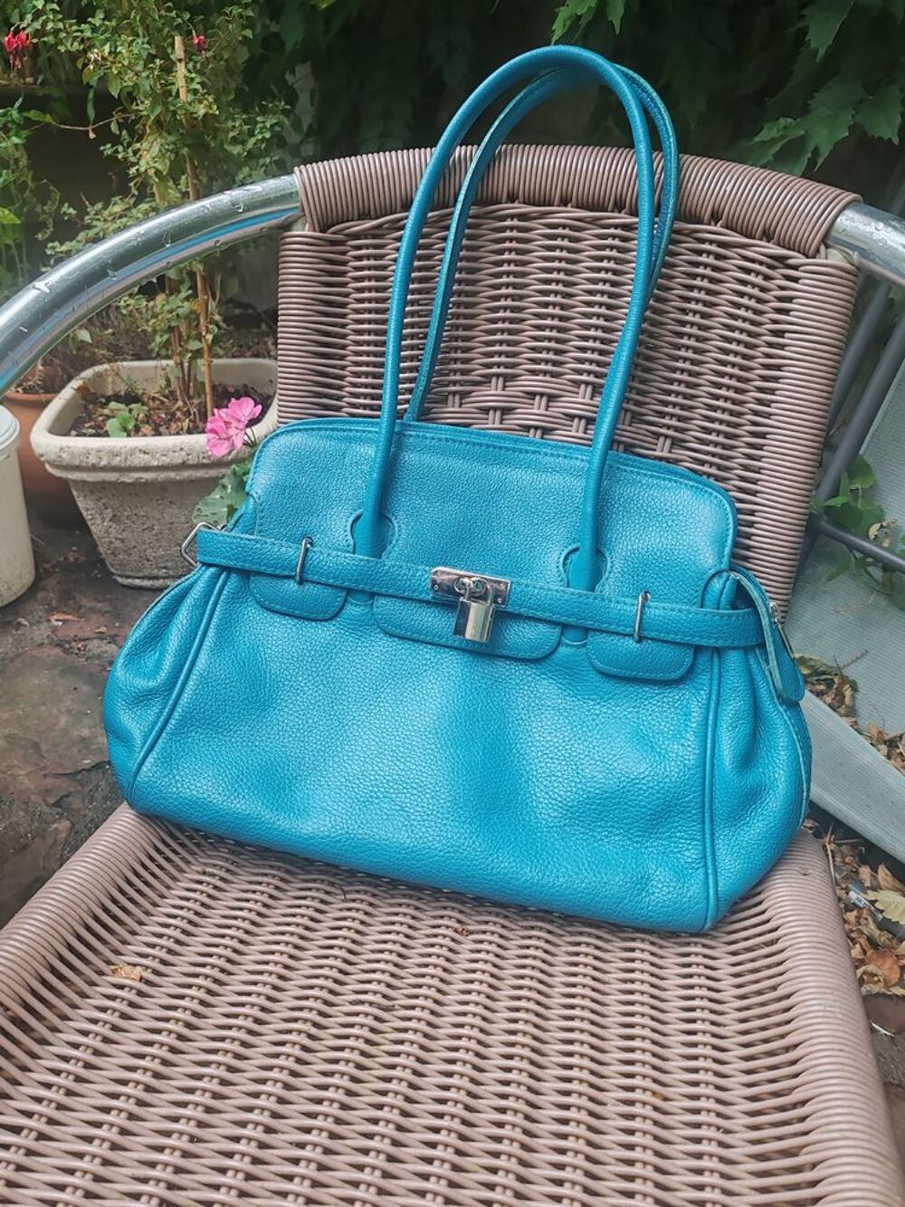 Sac &agrave; main cuir turquoise Maroquinerie