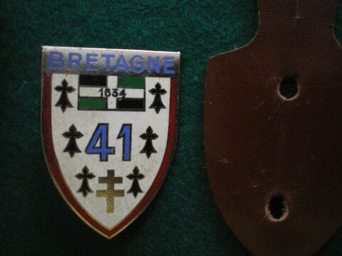 Insigne d'Infanterie - 41 Rgiment d'Infanterie. 10 Caen (14)