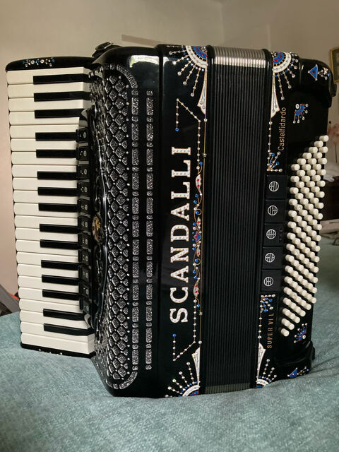 Accordon  Scandalli SUPER VI L 3000 Antibes (06)