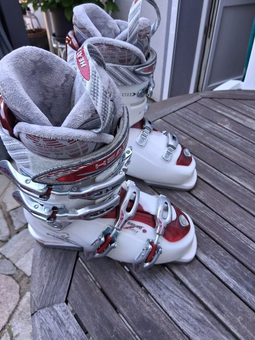 Paire de chaussures de ski femme Chaussures