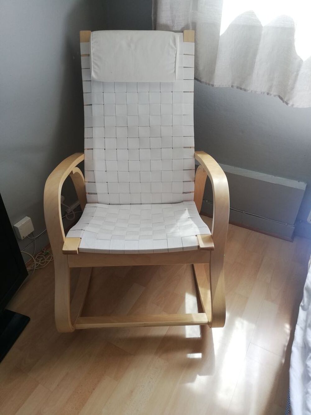 Tr&egrave;s beau rocking chair quasi neuf Meubles