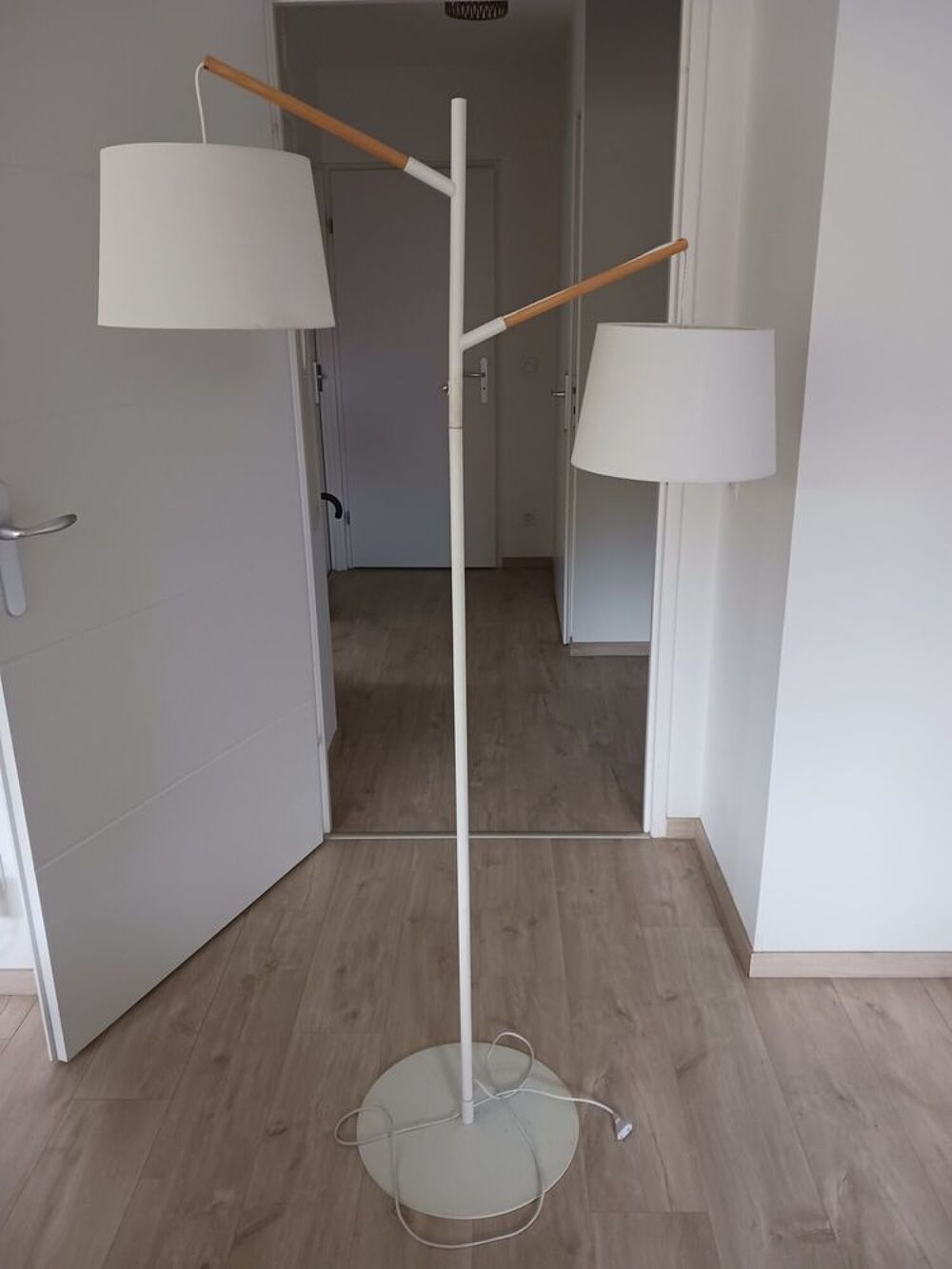  lampadaire avgc deux abats jour Décoration