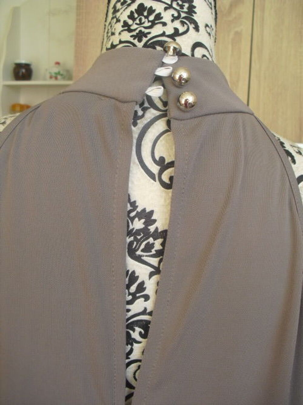  TOP fluide taupe sans manche NEUF JUS D ORANGE Taille 4
Vêtements