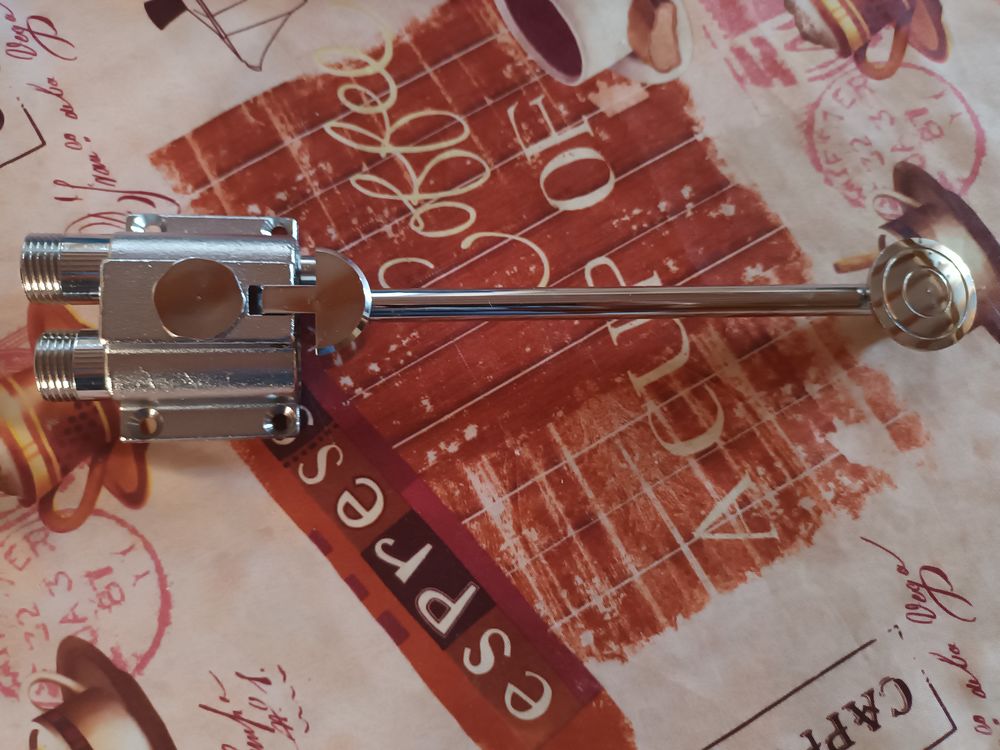 Mitigeur commande &agrave; pied Neuf DELABIE Bricolage