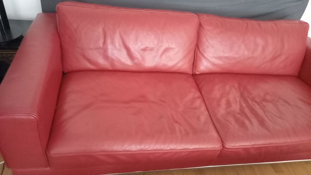 Canap&eacute; en cuir rouge Meubles