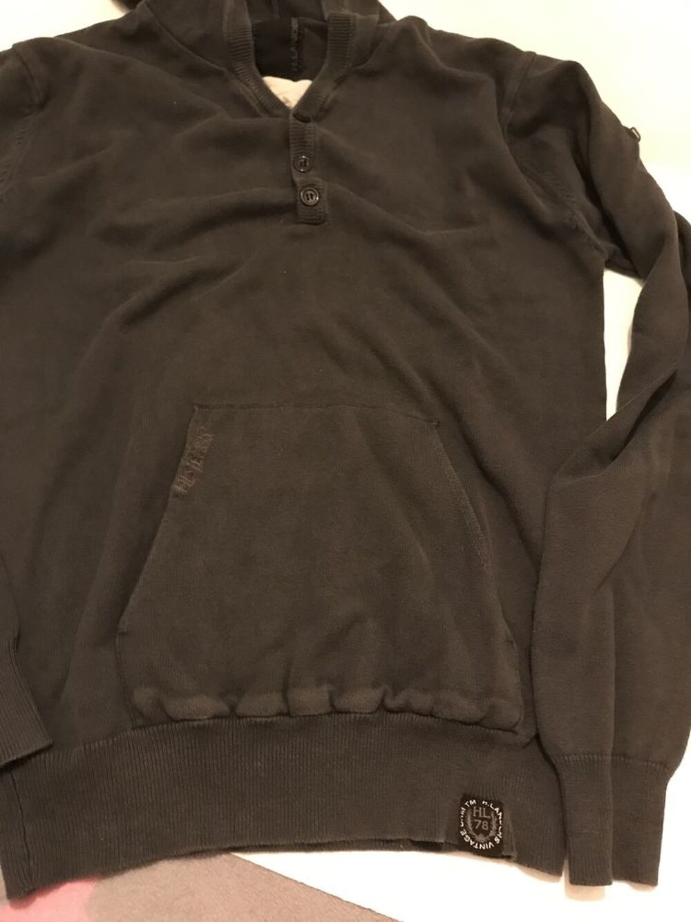 PULL GRIS FONCE marque H LANDERS Taille L Vêtements