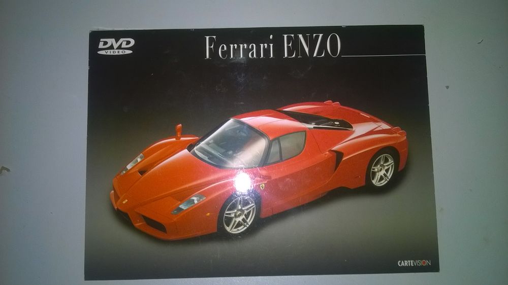 Carte Ferrari avec DVD
Pour envoie 
DVD et blu-ray