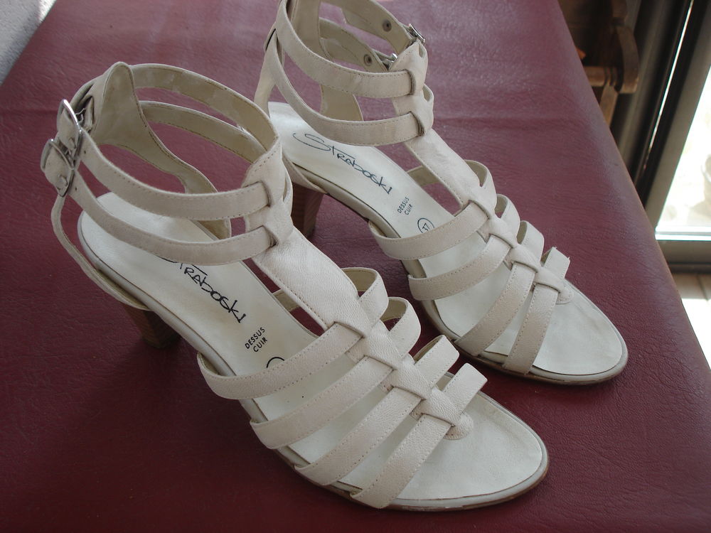 CHAUSSURES blanches Chaussures