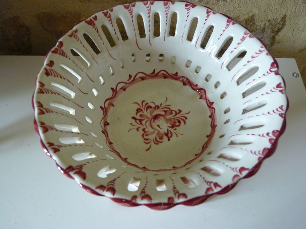 Coupe ajour&eacute;e en fa&iuml;ence Décoration