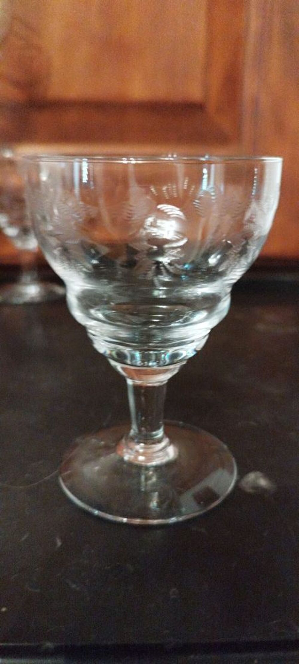 6 verres &agrave; vin anciens/cristal gravure art nouveau Cuisine