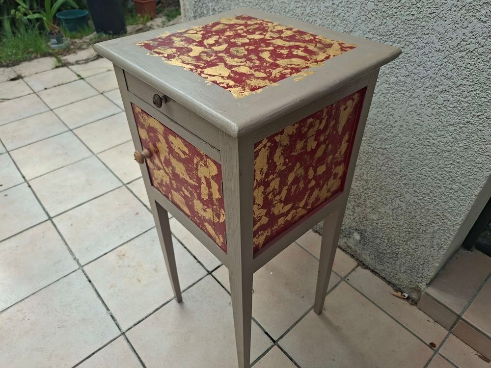 TABLE DE CHEVET Meubles