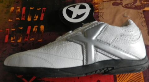 BASKETS BLANCHES DESSIN ARGENTE NEUVES AVEC ETIQUETTE 15 Attainville (95)