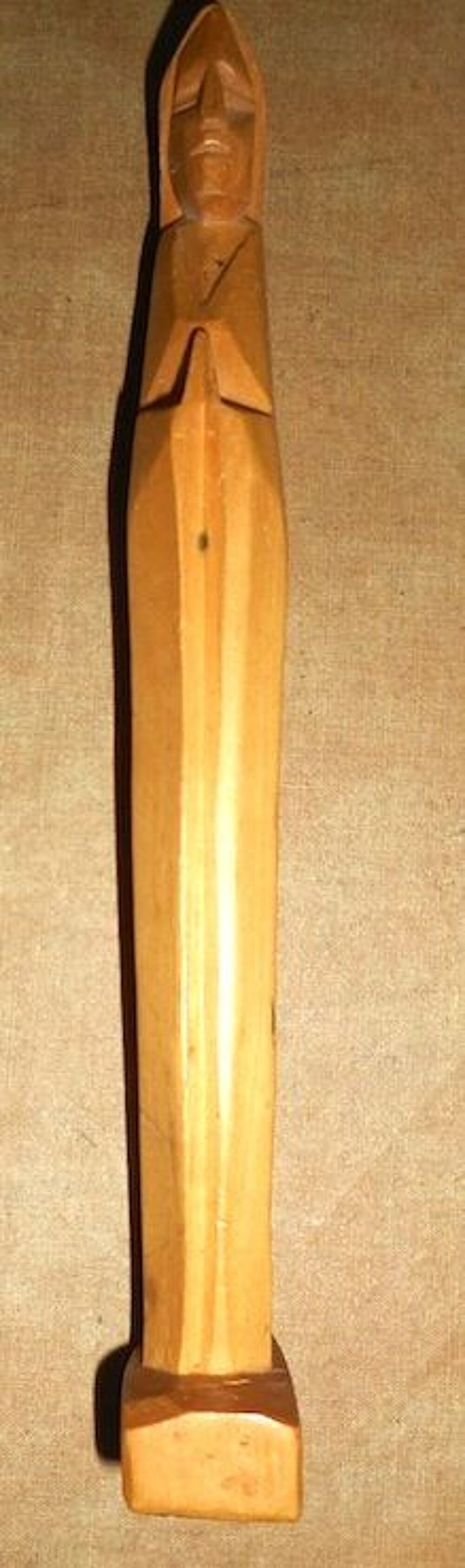 VIERGE sculpt&eacute;e bois clair, mod&egrave;le unique, TBE Décoration