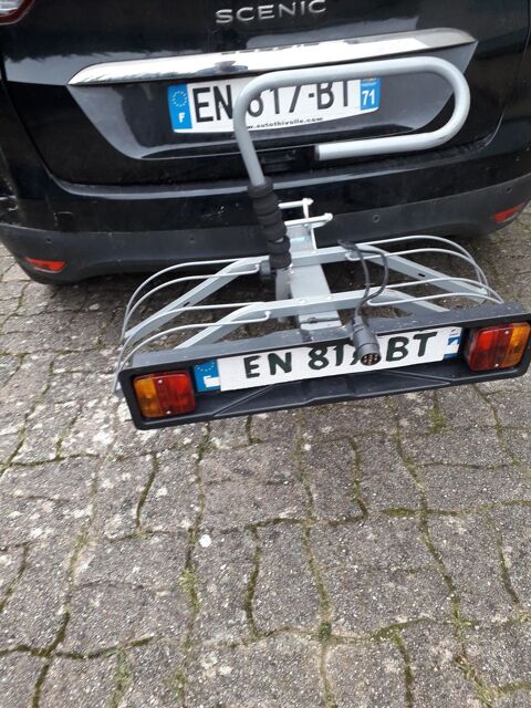 PORTE VELO MOTTEZ 
Tres facile  installer 
150 Tournus (71)