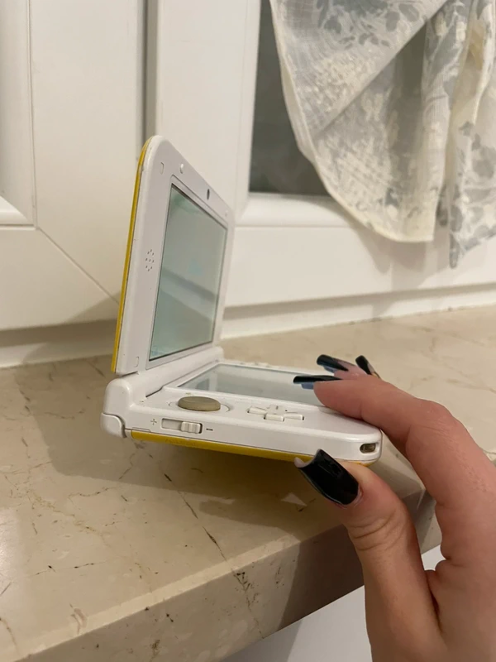 Nintendo 3DS XL Pikachu Edition
Consoles et jeux vidéos