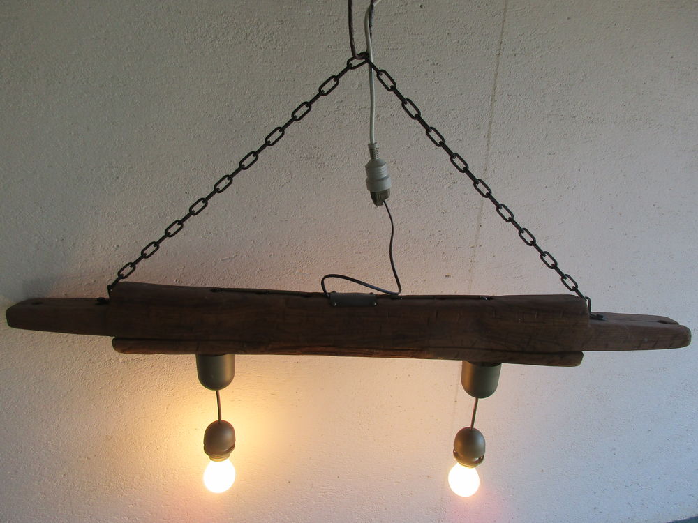LUMINAIRE EN VERITABLE JOUG DE BOEUF 