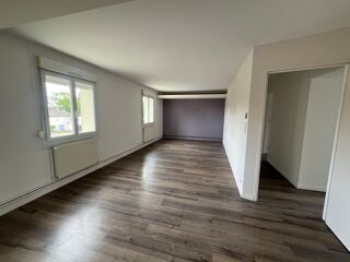  Appartement à louer 4 pièces 86 m²