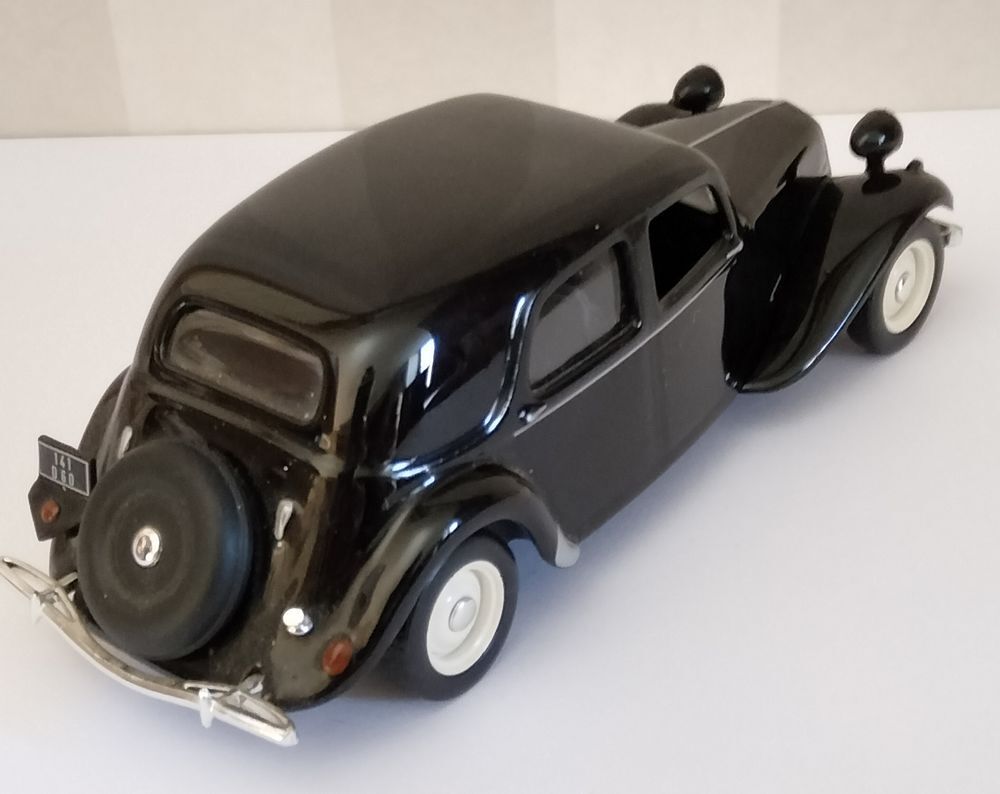 Citro&euml;n traction 11&nbsp;; 1:43e 