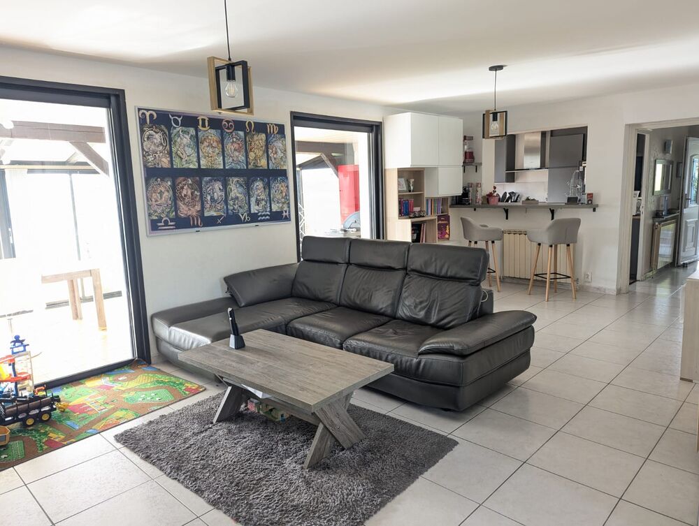 Vente Maison Maison 180 m² , 4 chambres , Piscine , Terrain 1 800 m² Montseveroux