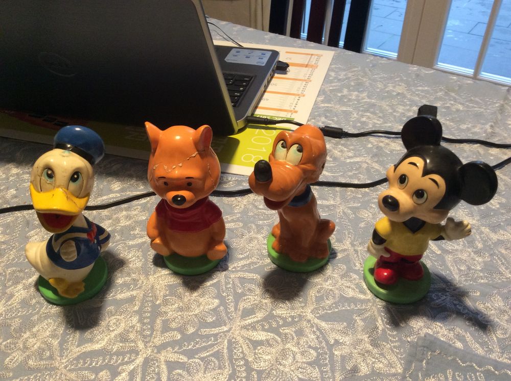  4 figurines Disney 