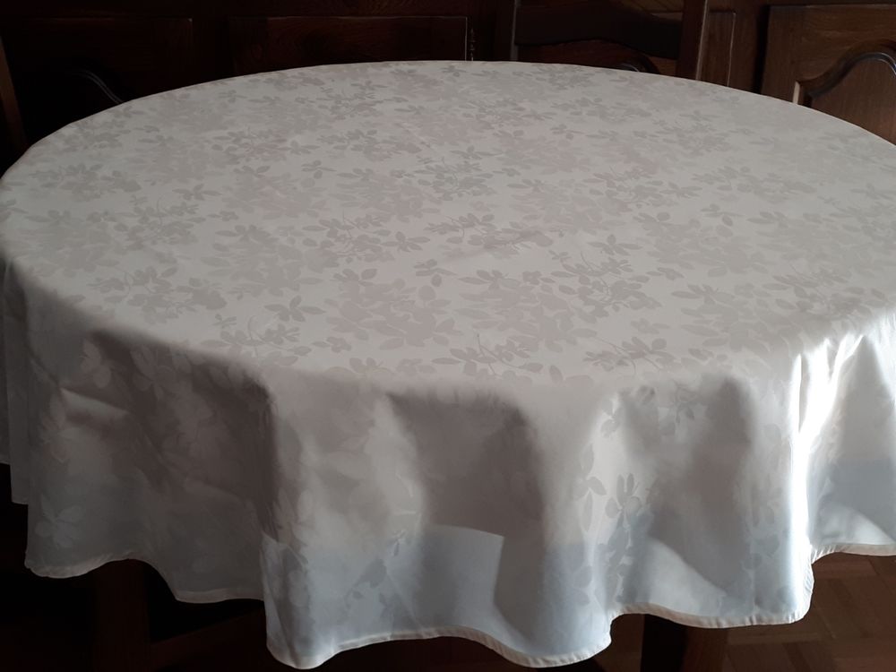 Nappe blanc cass&eacute; - 180 - 10 euros Décoration