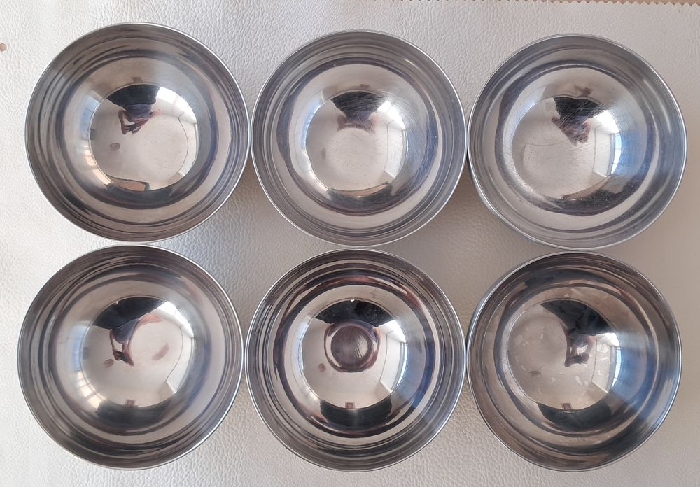 lot de 6 demi sph&egrave;re bol saladier en inox marque ikea 
Cuisine