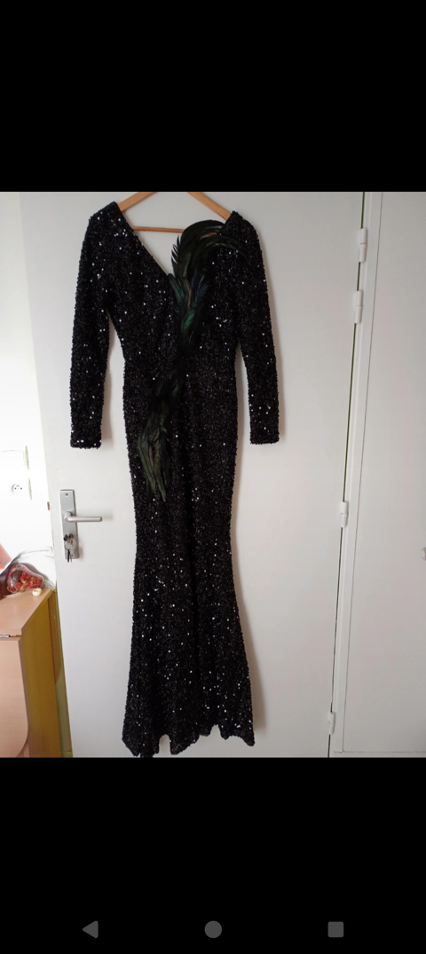 Robe de soire noire avec sequins 40 Paris 17 (75)