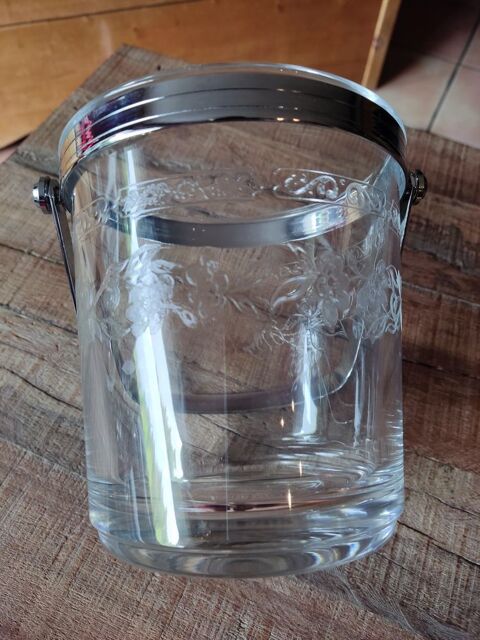 Seau � glace grav� 12 Meg�ve (74)