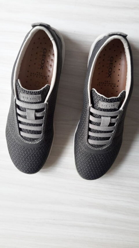 Chaussures/baskets GEOX grises
Taille37
0 Tourcoing (59)