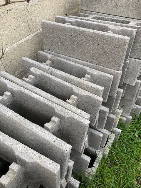 Parpaings creux en b�ton gris 0 Fleury (60)
