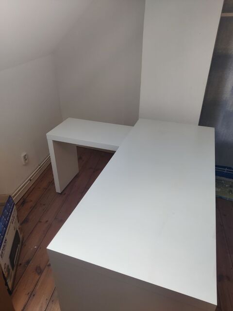 [IKEA] Bureau blanc avec tablette coulissante 130 Loos-en-Gohelle (62)