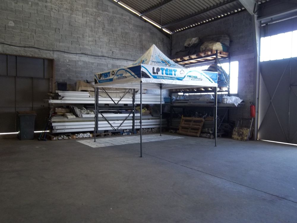 Tonnelle pliante 3 m x 3 m. Jardin