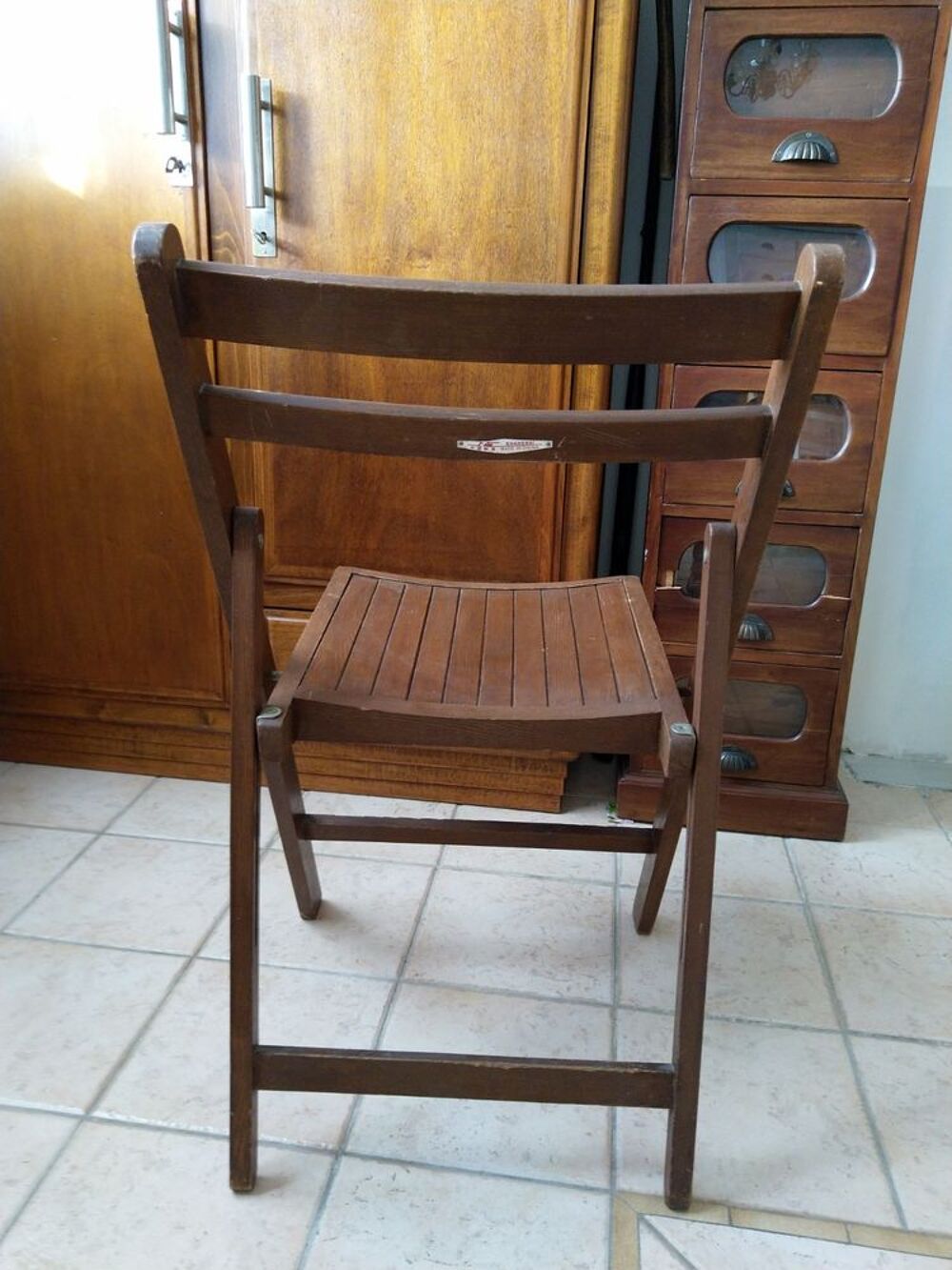 Chaise en bois pliante
Meubles