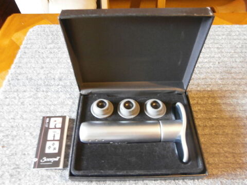 
Coffret Pompe à vin avec 3 bouchons Screwpull 18 Wolxheim (67)