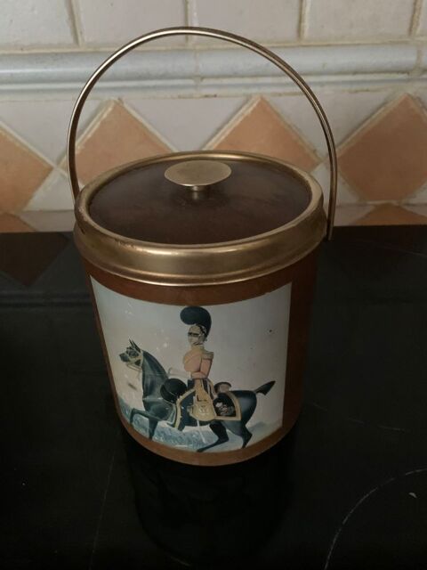 pot � tabac vide 15 Beaurepaire (76)