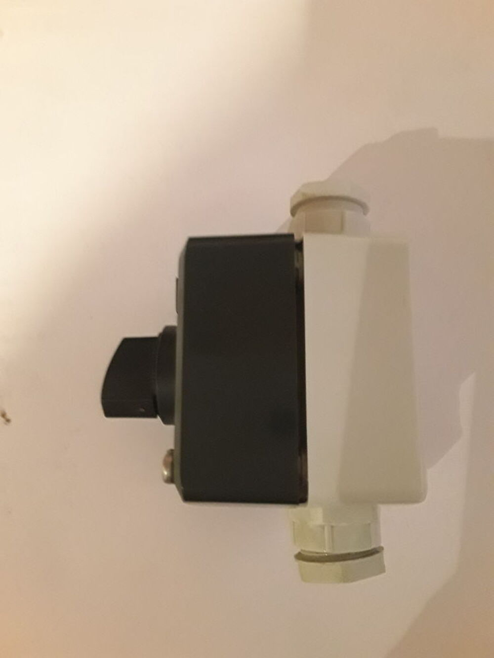Boitier marche/arr&ecirc;t
Bricolage