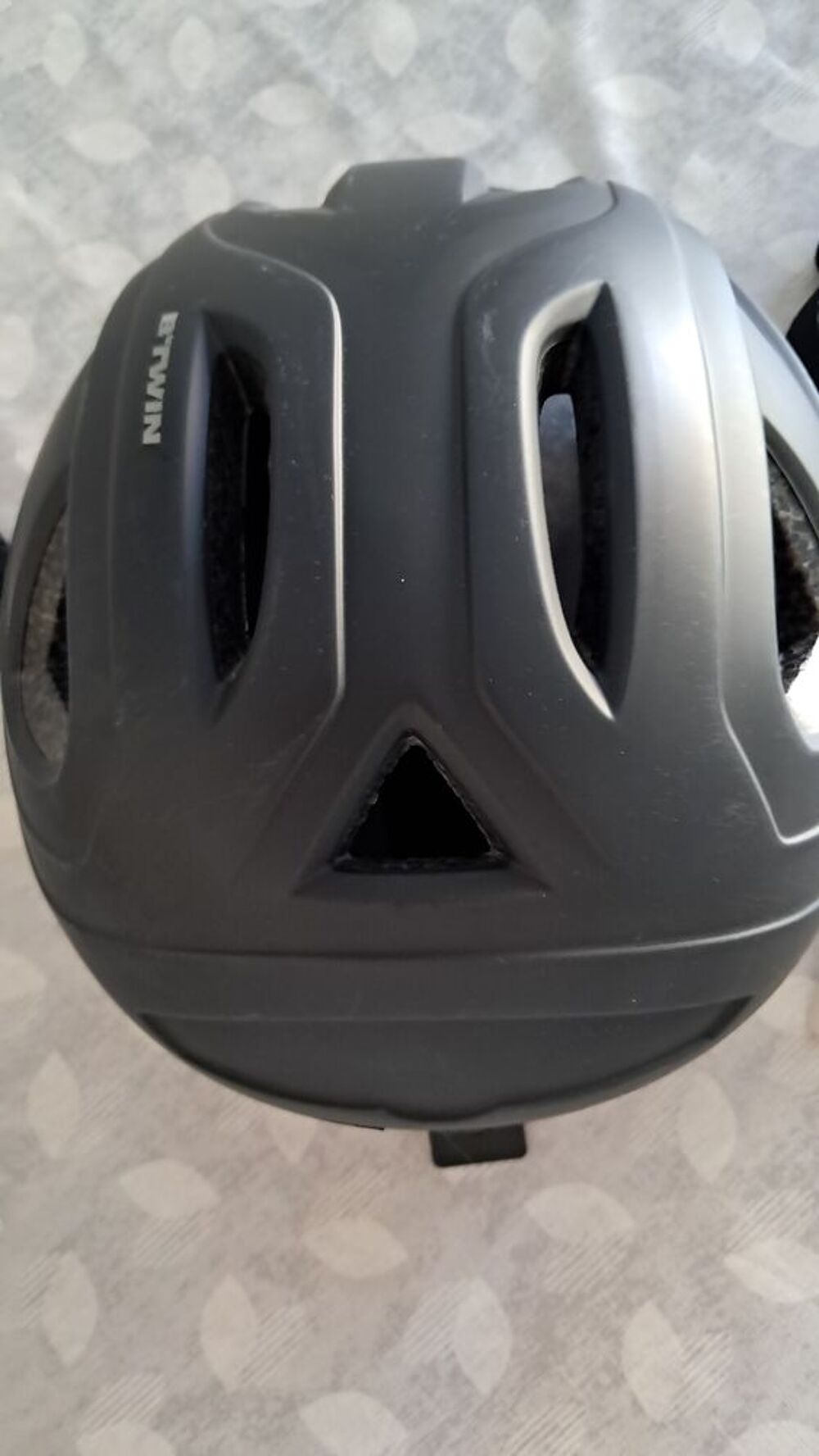 casque de v&eacute;lo de la marque b.Twin de D&eacute;cathlon Vélos