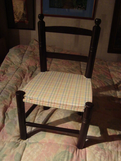 Petite chaise en bois 12 Villevque (49)
