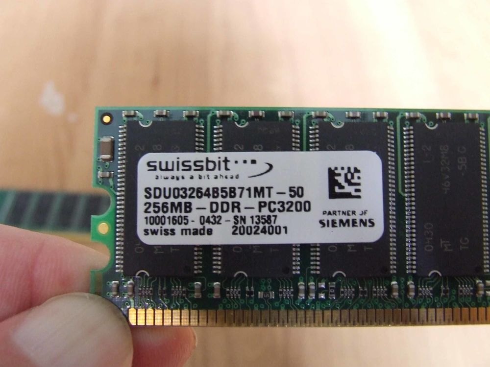 Lot de 2 Barrettes m&eacute;moire, 256 MB x 2, 400&nbsp;MHz, TBE Matériel informatique