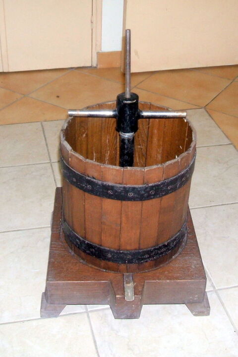 Petit pressoir en bois 55 Mazamet (81)